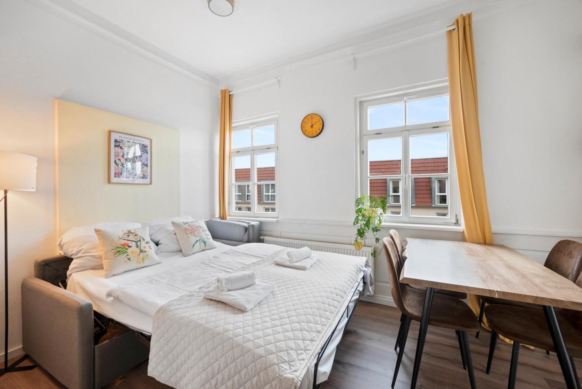 Backhome - Suite L - Parkhaus - Fantastische Schlosslage - Smarttv - Waschmaschine - Netflix - 50Qm - 24H Checkin- Apartment 3 Ludwigsburg Exterior photo